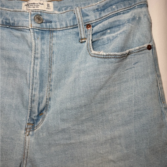 Abercrombie & Fitch Sky Blue Relaxed Jeans with Distressed Knees - Picture 5 of 7